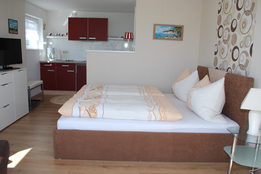 Ferienunterkuenfte Familie Panter Apartamento Sassnitz Exterior foto